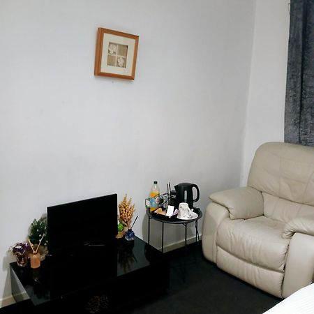 Cozy Private Room Glasgow Bagian luar foto