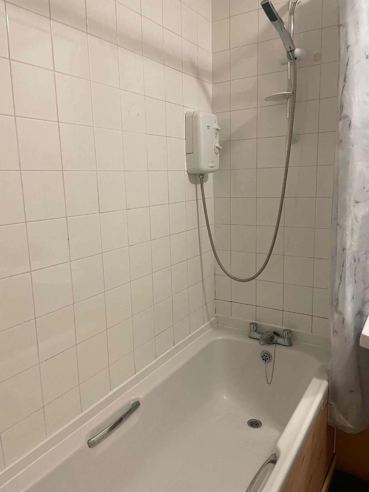 Cozy Private Room Glasgow Bagian luar foto