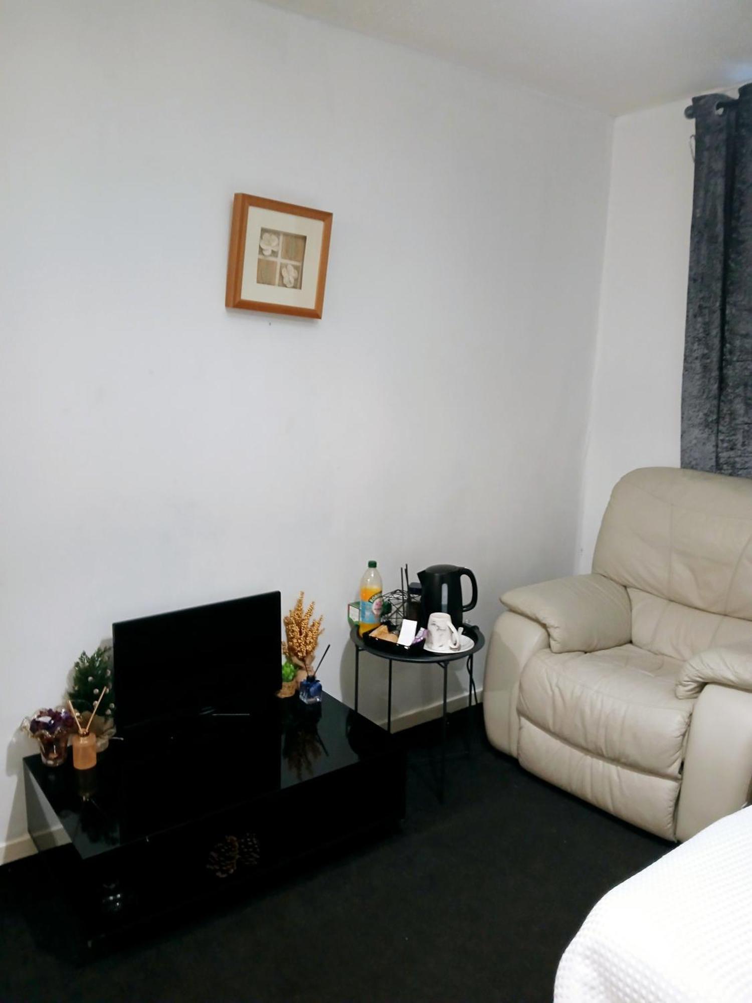 Cozy Private Room Glasgow Bagian luar foto